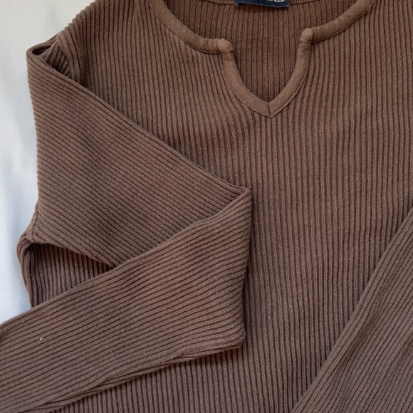 Brandy Melville Sweater Bundle - Picture 6 of 7